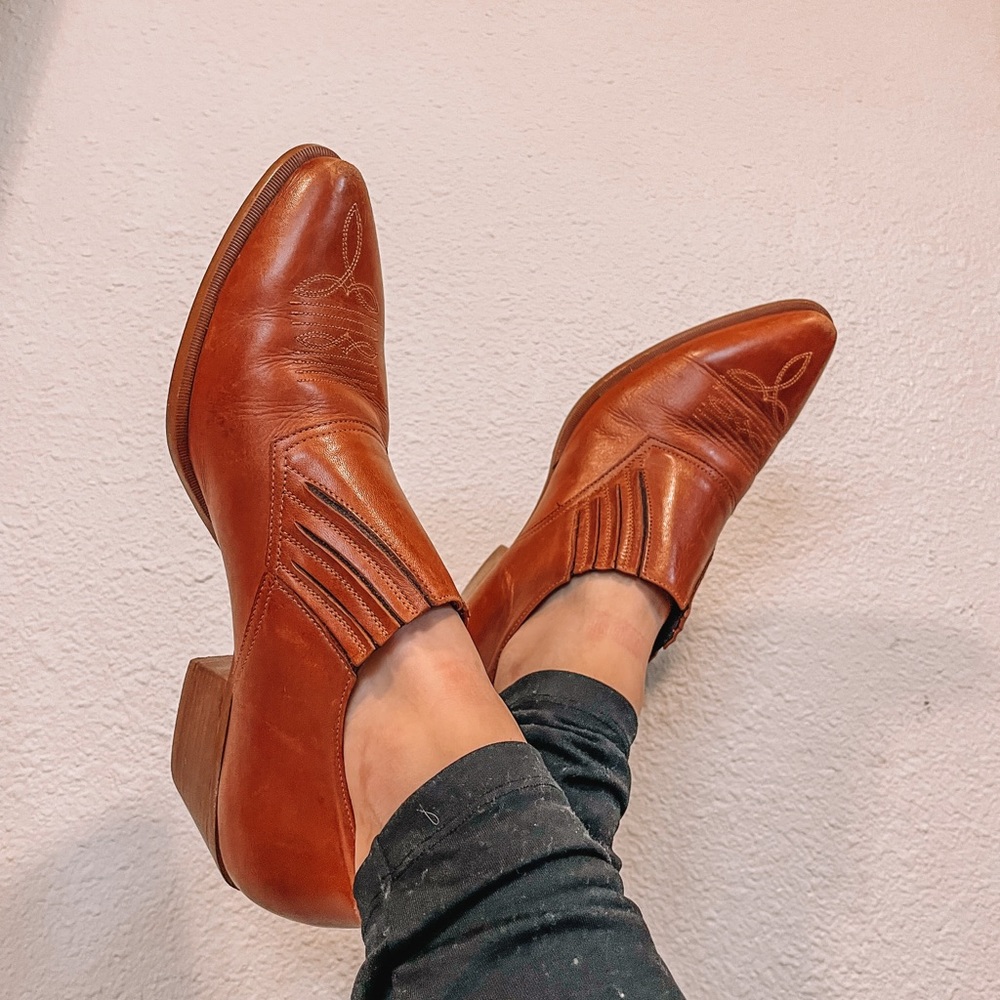 COPY - Vintage leather Durango pointed small heeled shoes